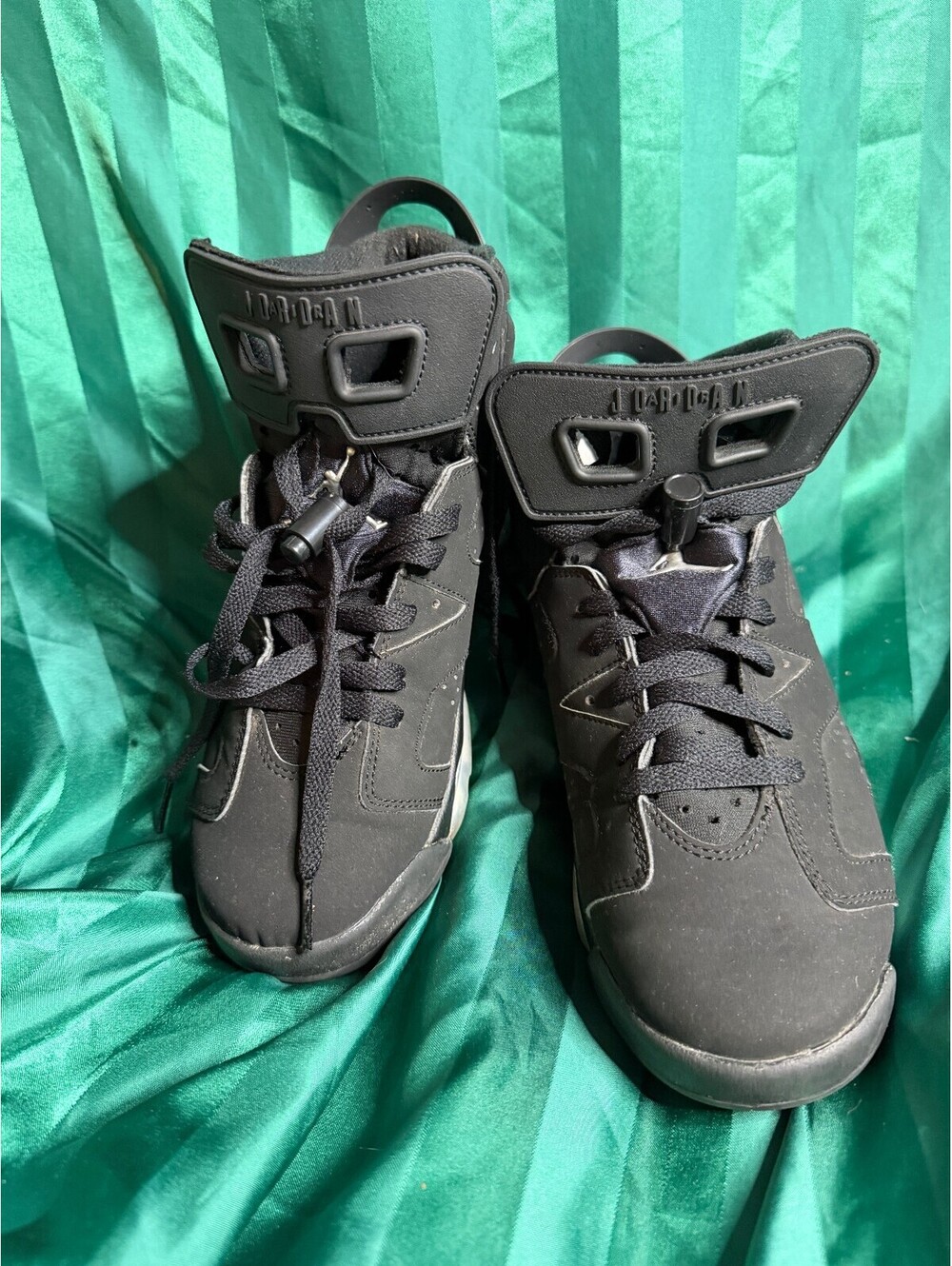 Nike Air Jordan 6 Retro High Top Black Sneakers Size 6Y Boys Womens 7.5